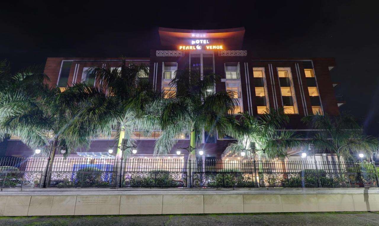 Treebo Premium Pearl Avenue, Ring Road Hotel Dehradun Bagian luar foto